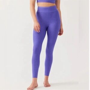 NWT Outdoor Voices Thrive 7/8 Legging in Violet Size Small